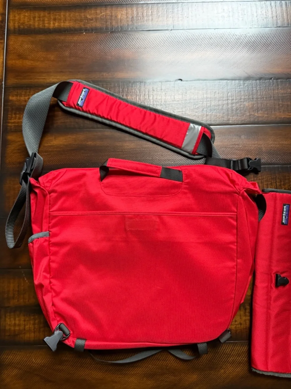 Patagonia Half Mass Messenger Laptop Bag, Red